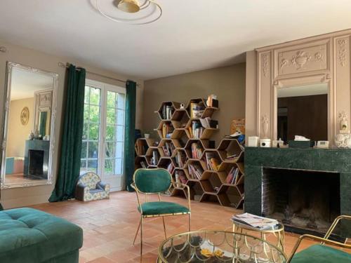 3L Villa near Paris. Jacuzzi/Sauna/Massage