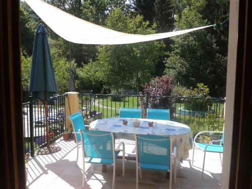4 Bedroom Villa with Private Pool within 5 minute walk into Quillan