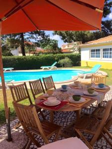 4 bedrooms villa with private pool enclosed garden and wifi at Azeitao