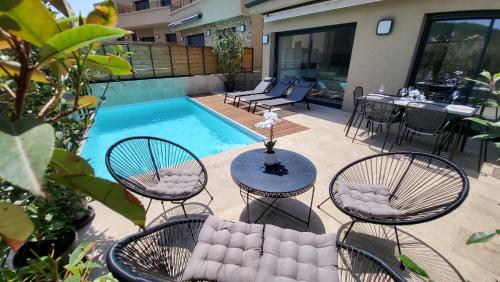 Villa Villa 4 chambres piscine privée à 400m de la plage dans une résidence neuve Marine de Favone Conca