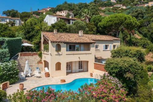 4-Star Private Villa with Pool and Panoramic Sea View at Gulf de Saint Tropez