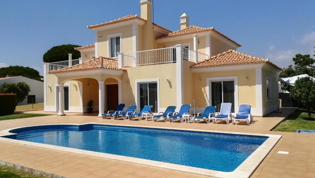 Maison de vacances Villa 48 Beco Duas Sentinelas, lote 48, 8125-305 Quarteira