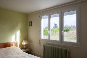 5000 m2 de terrain avec maison de 90 m2 à pied de la gare vers Paris