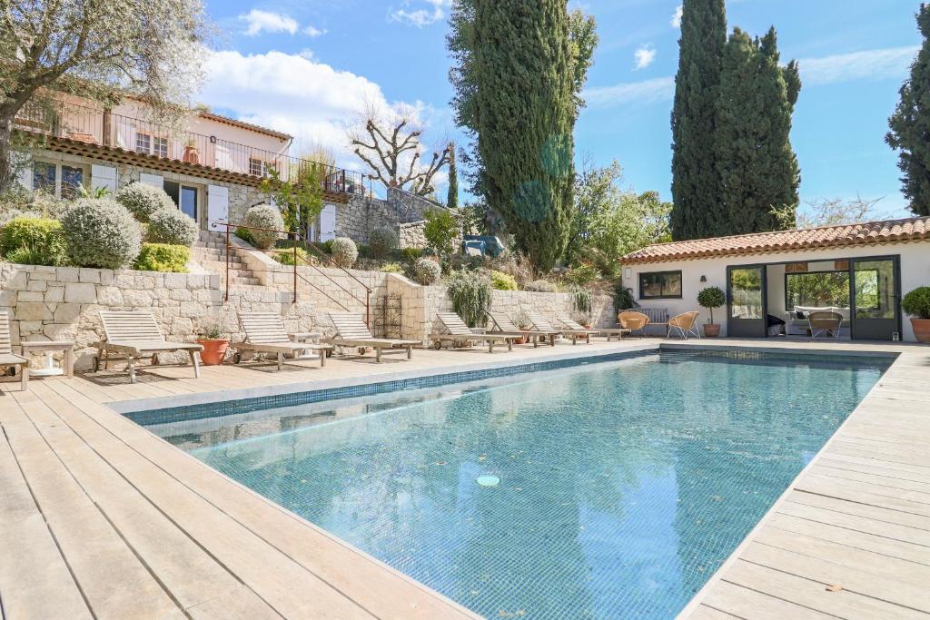 A CASA BIANCA Exceptional luxurious provençale villa with pool 944 Chemin des Collines, 06570 Saint-Paul-de-Vence