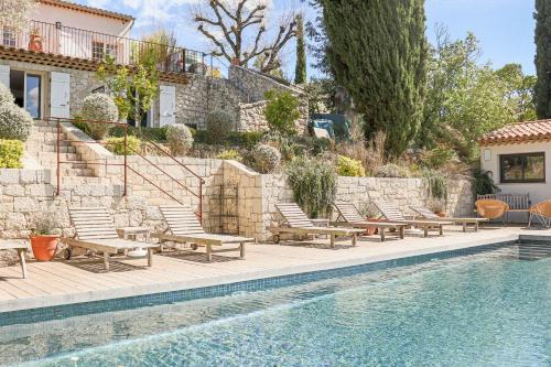 A CASA BIANCA Exceptional luxurious provençale villa with pool