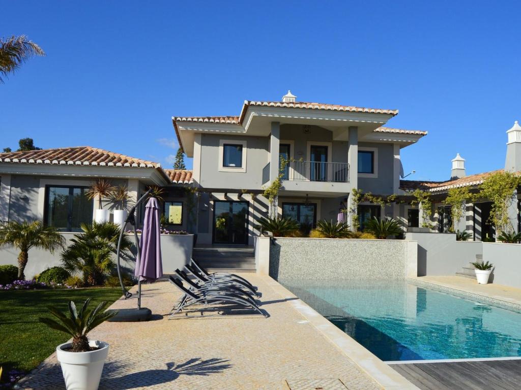 Villa A modern highly luxurious 4 bedroom villa with swimming pool near Carvoeiro  8400-564 Carvoeiro