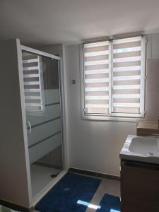 Adorable maison d'hôte, avec terrasse vue sur piscine, wifi 4G, proche de BEZIERS