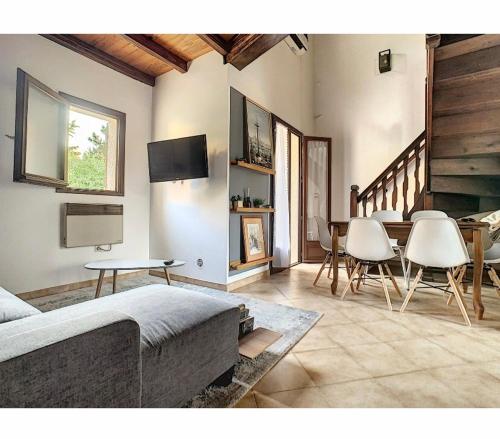 Aile de villa climatisée avec piscine