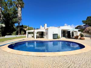 Villa Albufeira Balaia Villa With Private Pool by Homing Quinta da Balaia, 87 8200-311 Albufeira Algarve