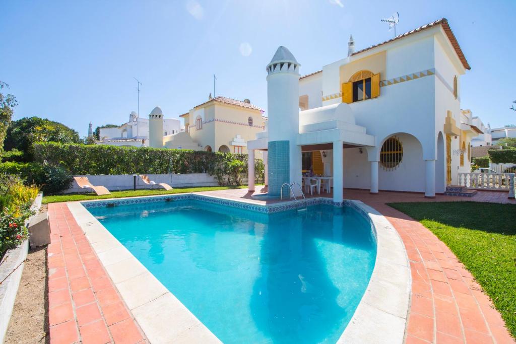 Villa Villa Alda Rua da Inglaterra 33, 8125-501 Vilamoura