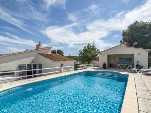 Villa Alluring Villa in Pouzols Minervois with private swimming pool  F-11120 Pouzols-Minervois Languedoc-Roussillon