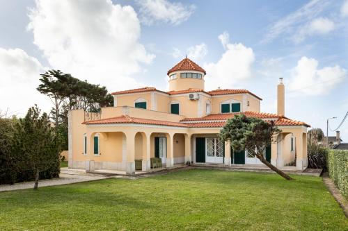 ALTIDO Splendid 4-BR House with Swimming Pool and Sea View