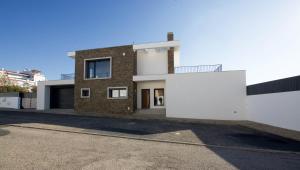 Alto da Colina - Vila Moderna e Espaçosa - Top Localização