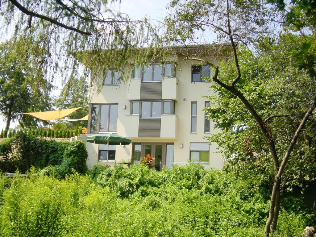 Appartement Villa am Weinberg in Waren Weinbergstrasse 20a, 17192 Waren
