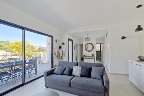 Amazing villa with swimming pool near the sea and Pinarellu - Welkeys