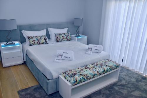 Amora Villa Sacha