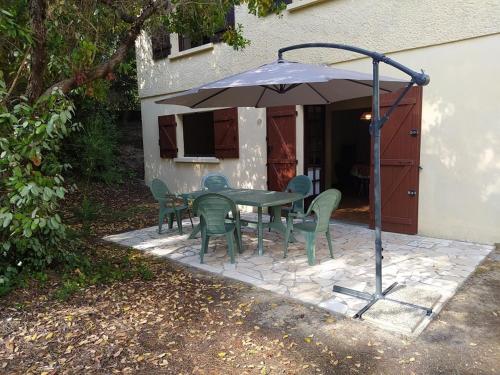 Appartement avec jardin dans le village de l Herbe ref 92