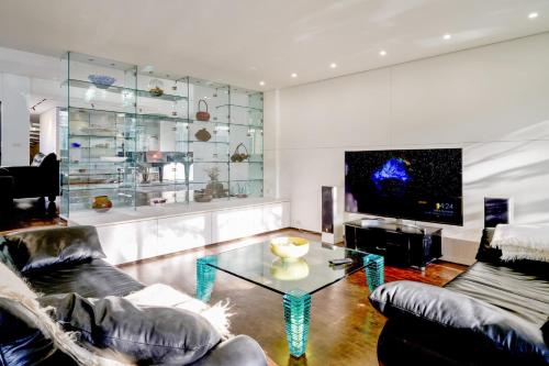 Architect villa along the Marne near Paris - Welkeys