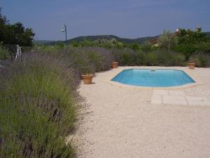 Villa Attractive Villa in Saint Laurent de Carnols with Pool  30200 Cornillon Languedoc-Roussillon