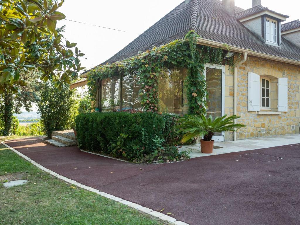 Attractive Villa in V lines with Private Garden , 24230 Vélines