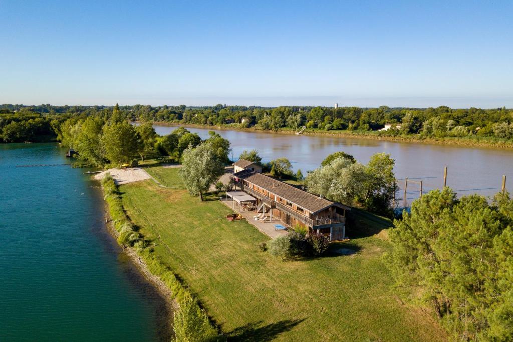 Villa Au bord de l'eau - Grande maison - Baurech Insolite Chemin de Port Leyron 33880 Baurech