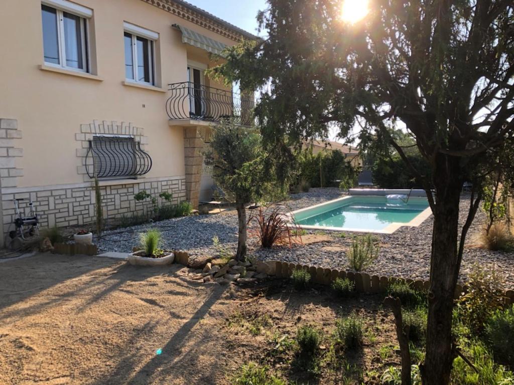 Villa Villa au calme avec piscine L'Insouleïados 4 étoiles 3 épis 21 rue des Oliviers, 30290 Laudun-l\'Ardoise