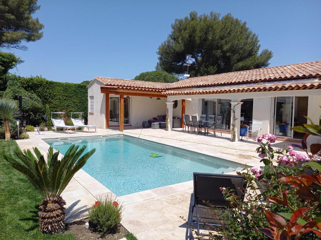 Villa Villa au calme le brusc 182 Avenue de la Malogineste, 83140 Six-Fours-les-Plages