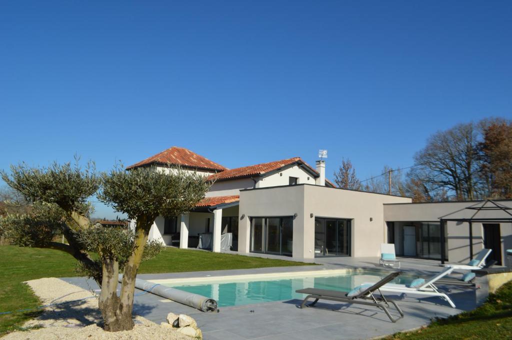 Villa Villa au coeur du Gers avec vue sur les Pyrénées LIEU DIT POUY Au pouy, 32400 Caumont