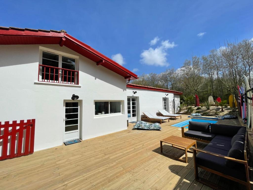 Villa Villa avec Piscine à 5 minutes de l’océan Rue Burruntz 1812, 64210 Bidart