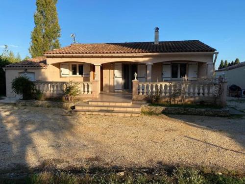 Villa avec piscine chauffée privée à 5 min d'Uzès. Saint-Quentin-la-Poterie france