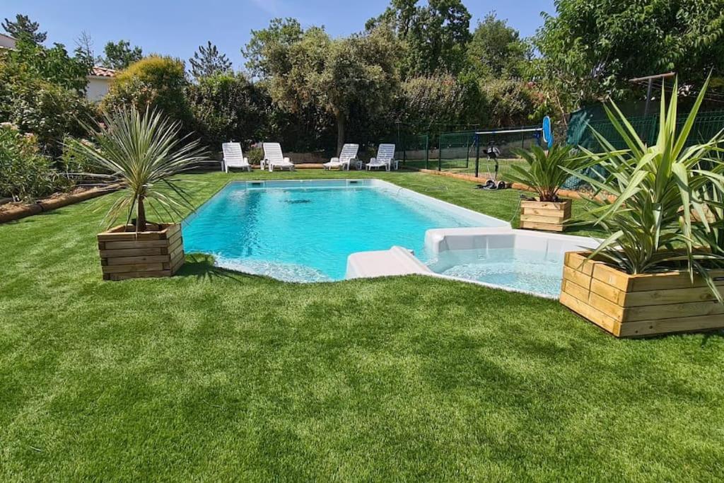 Maison de vacances Villa avec piscine et jacuzzi proche d'uzes Ancienne Route d'Alès, 30360 Monteils