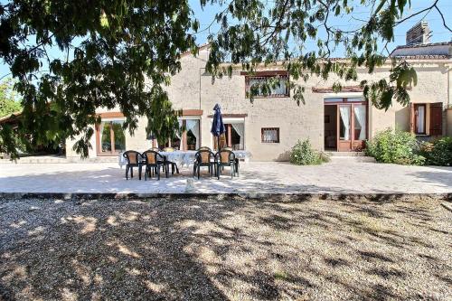 VILLA AVEC PISCINE PRIVÉE 10 personnes en DORDOGNE Minzac france