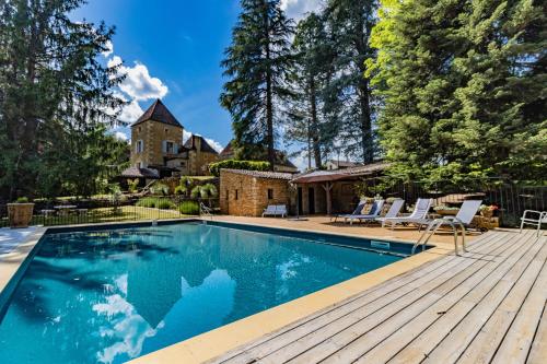 Villa avec piscine sur le domaine d'un château Carsac-Aillac france