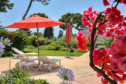 Villa Villa avec piscine - Vue mer - Calme absolu 100 Avenue de la Pinède Antibes