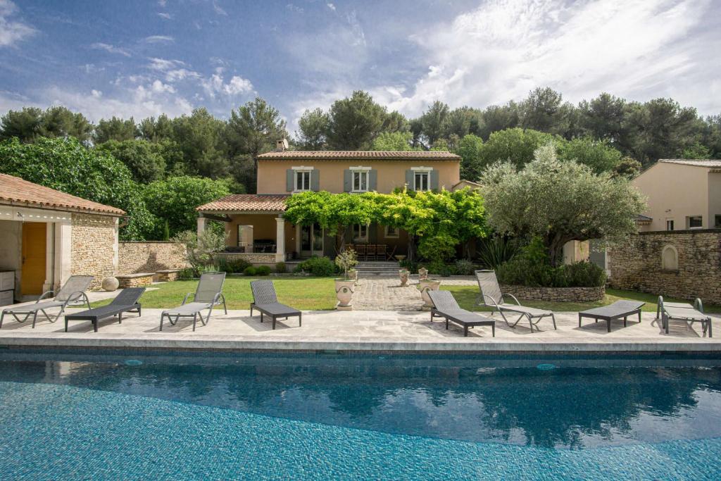 Maison de vacances Villa avec vue sur le Luberon et piscine privée 709 Chemin du Carraire, 84660 Maubec