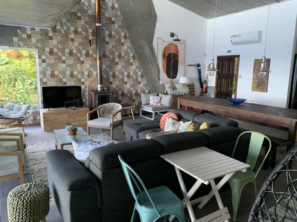 Azores Sunrisehouse Rua do Moio, 2 B, 9630-185 Pedreira