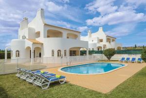 Villa Baltin  8200 445 Patroves Algarve