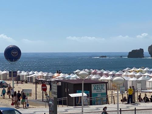 BayView Nazaré a sua casa à Beira Mar - 20 mt da Praia e da Famosa Bola Nivea