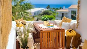 Beach villa with ocean view and rooftop cinema