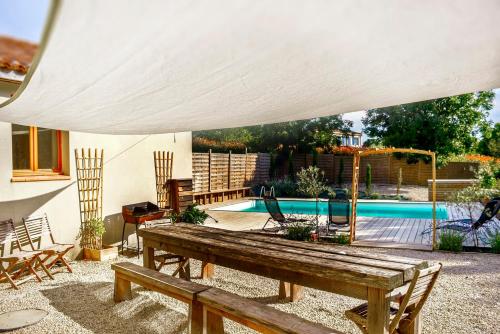 Beautiful 8 bedroom villa in the heart of a stunning forest