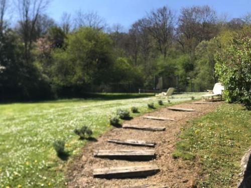 Beautiful and quiet country house 1h from Paris