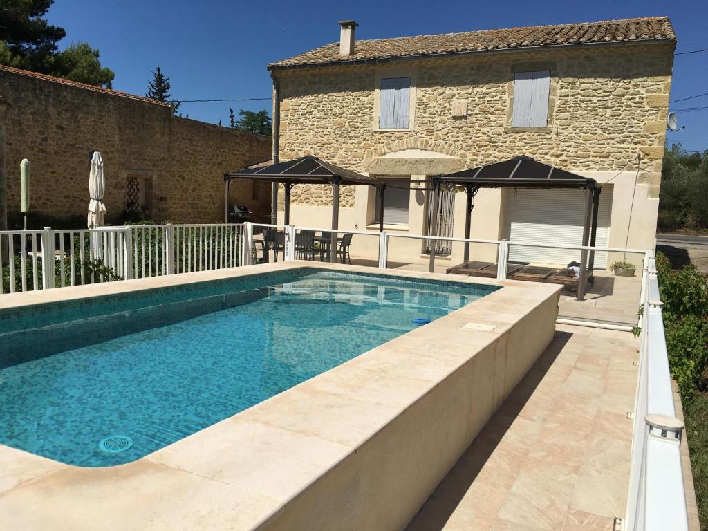 Beautiful holiday home with enclosed private swimming pool near the village of Aubais , 30250 Aubais