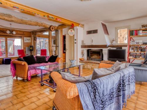 Beautiful Pet friendly Villa in R gusse with Swimming Pool June Oct