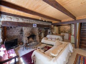 Villa Beautiful stone farmhouse in mountain forest setting  07520 Saint-Bonnet-le-Froid Auvergne