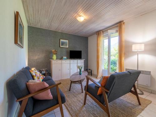 Beautiful villa in Les Salelles with private pool