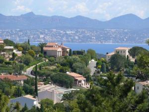 Beautiful Villa in Roquebrune-sur-Argens with Private Pool