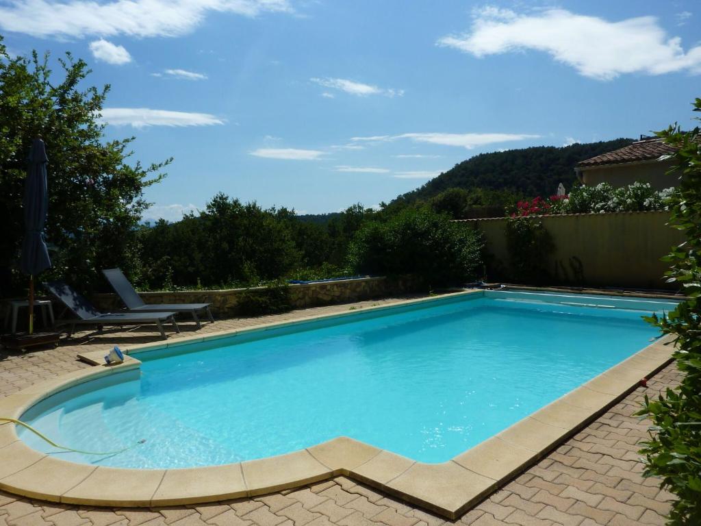 Villa Beautiful Villa in Saint Paul Trois Chateaux with Pool  26130 Saint-Paul-Trois-Châteaux