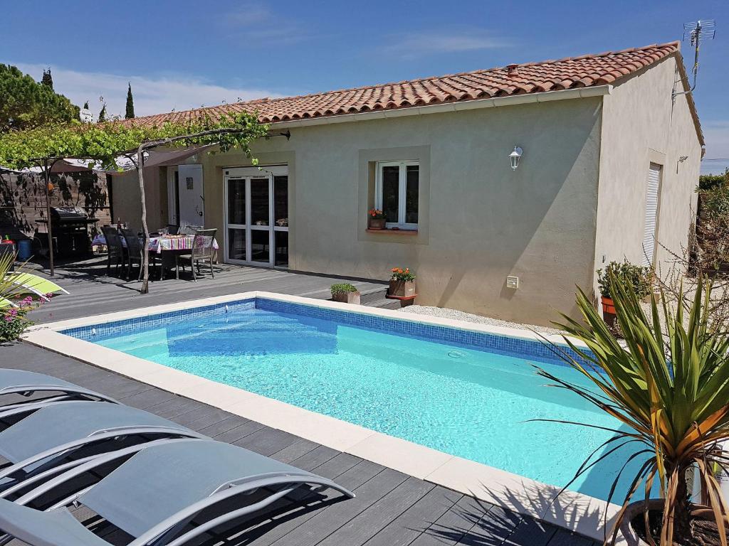 Beautiful Villa in the Vineyard Village of Tavel with Pool , 30126 Lirac