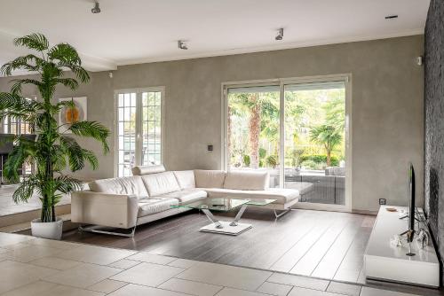 Beautiful Villa with Pool 15 min from Disneyland Paris