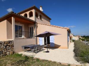 Villa Beautifully located holiday villa with private swimming pool and lovely view  7260 Joyeuse Rhône-Alpes